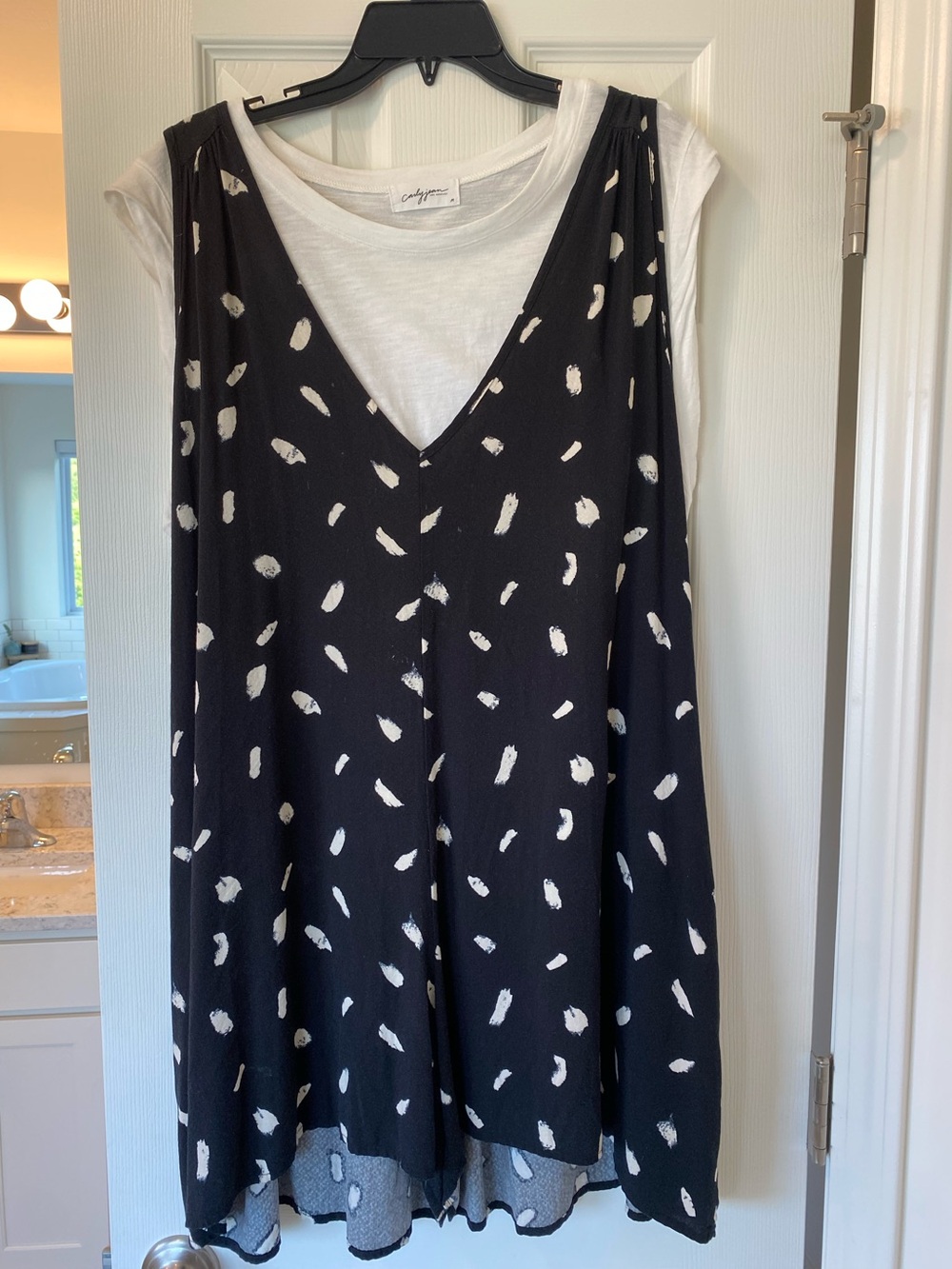 Boutique Black & White V-Neck Printed Sleeveless Romper and Under Shirt